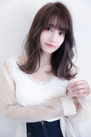 ロング ent所属・安本 瑠愛のヘアスタイル