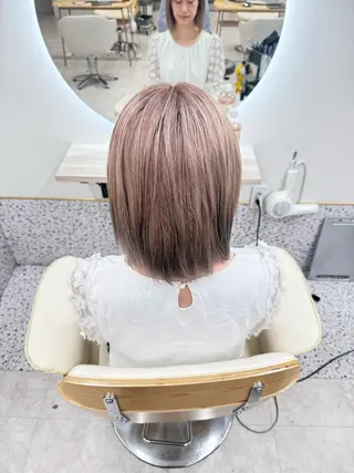 ショート ハイトーン、艶カラー 24時間可能しょあのヘアスタイル