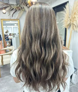 ロング カットカラー🩷 五島桜樫のヘアスタイル