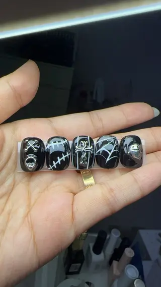 ネイル UniqueNail 長さだし専門店のネイルデザイン