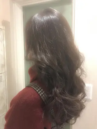 ロング カラー 嶋村夏実🌼レイヤー 🌸白髪ぼかしのヘアスタイル