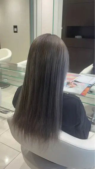 ロング 大河 由依のヘアスタイル