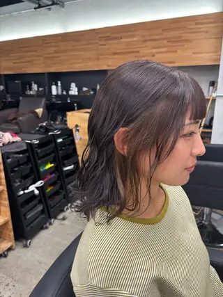 ミディアム カラー mono / Manatoのヘアスタイル