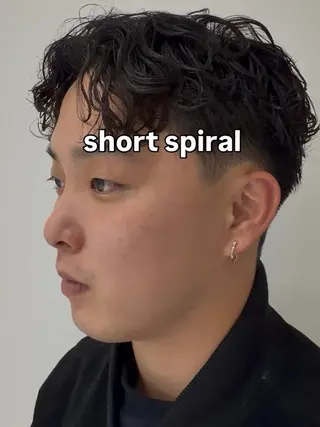 メンズ 《✨men'sパーマ 特化美容師✨》のヘアスタイル