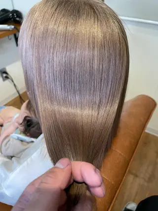 ミディアム カラー Tomoya 次世代ブリーチ🕊のヘアスタイル