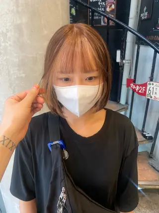 ショート ケアブリーチ/ エクステ/レイヤーのヘアスタイル