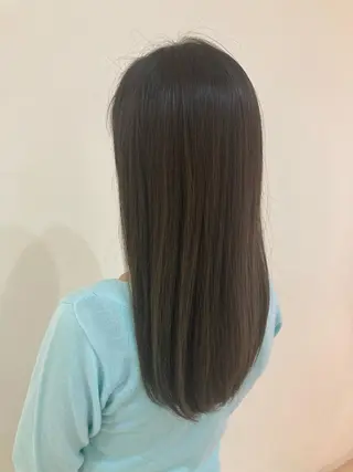ロング カラー 品田 真里のヘアスタイル