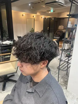 ショート 川副史晶/シャドウ 波巻き/メンズパーマのヘアスタイル