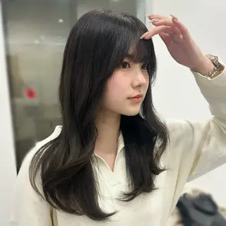 カラー 秋永 鈴のヘアスタイル