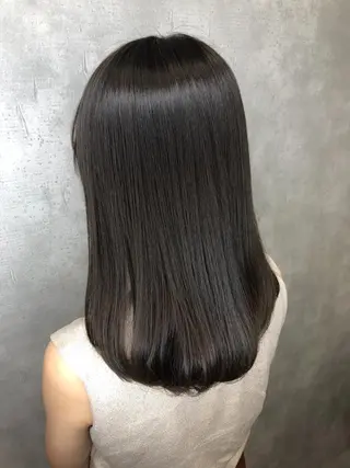 セミロング カラー universe tokyoのヘアスタイル