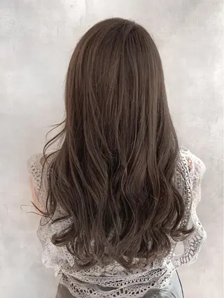 セミロング ANDO HIKARIのヘアスタイル