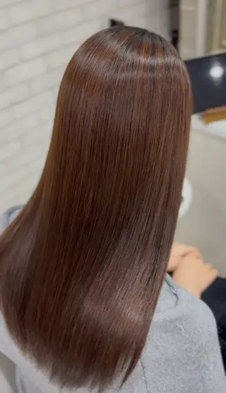 ロング 【TAKAYA】🌸 白髪ぼかしカラーのヘアスタイル