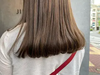 セミロング カラー N°　jillva 腰山 菜々美のヘアスタイル