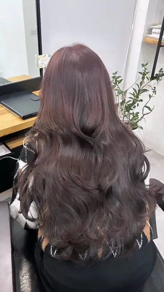 ロング 臼杵 晴のヘアスタイル