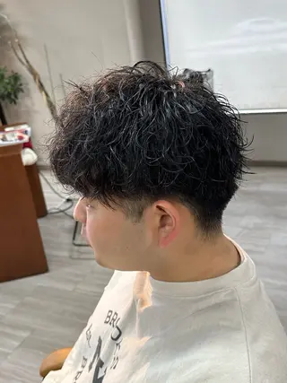 パーマ メンズ arika オケシ　リョウダイのヘアスタイル