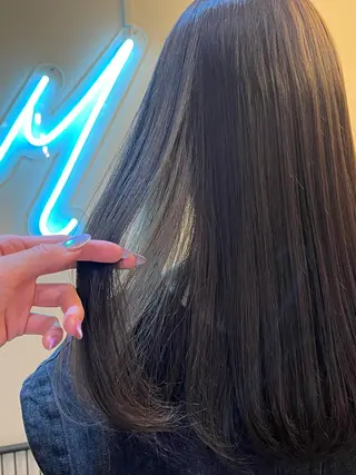 セミロング カラー ヘアアレンジ ハイトーンカラー 🦋yuri🦋のヘアスタイル