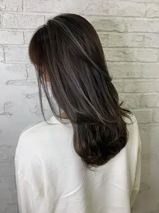 セミロング 🇺🇸ハイライト特 化美容師🇺🇸漆沢のヘアスタイル