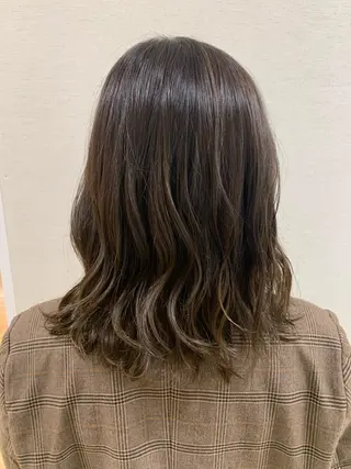ミディアム カラー 高橋友里亜 /フリーランスのヘアスタイル