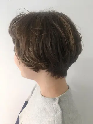 ショート nuu所属・💜ショート💜 ウルフ、ボブ二色亜美のヘアスタイル