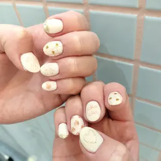 ネイル pool🦄 miyamoto.のネイルデザイン