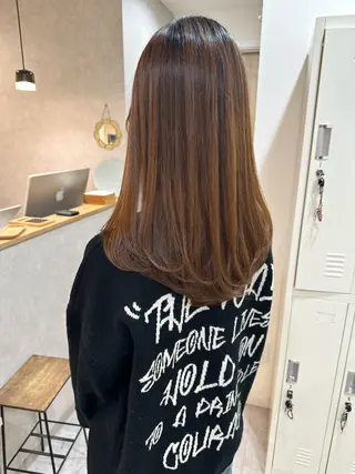 ロング カラー 白髪ぼかしハイライト レイヤー川口　元気のヘアスタイル