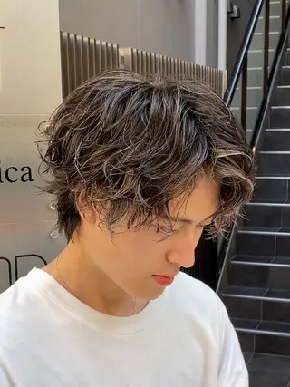 メンズ 透明感ブリーチ/ メンズパーマのヘアスタイル