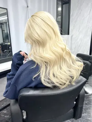 ロング カラー Ria OSAKA所属・アシスタント yuuのヘアスタイル