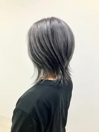 ミディアム カラー Re:st所属・Miyavi/カラー ショートボブのヘアスタイル