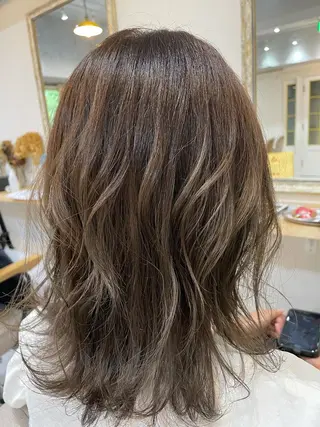 ミディアム レイヤーカット・ 縮毛矯正 星野のヘアスタイル