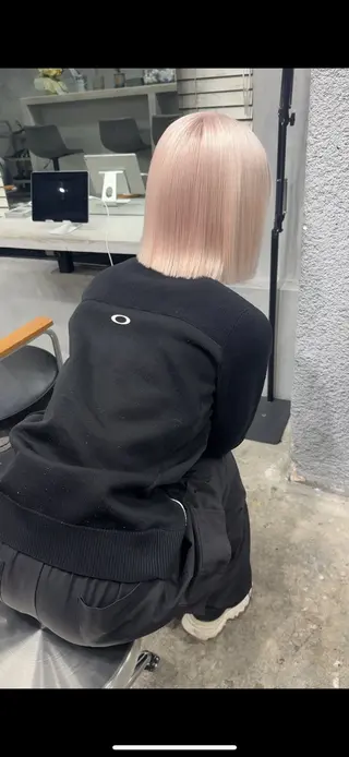 ショート カラー RoL by apollo所属・横浜ブリーチムラ直し 特化美容師/海崎剛史のヘアスタイル