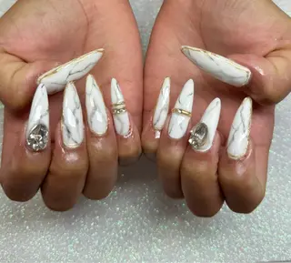 ネイル VIERU 🌈🎀💖のネイルデザイン