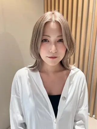 ミディアム カラー レイヤー/韓国 ハイトーン興津史弥のヘアスタイル