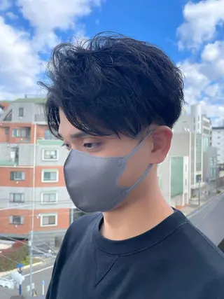 ミディアム カラー パーマ メンズ アイブロウ メンズNO.1口コミ 高評価🟡三澤拓海✅のヘアスタイル