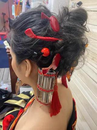 ミディアム 土屋朱理/ ハイトーンカラーのヘアスタイル