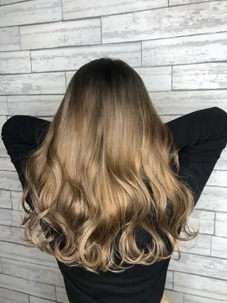 ロング 艶髪職人 山本隼正のヘアスタイル