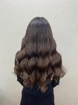 ロング カラーサロンヨシトモ所属・倉田 彩里のヘアスタイル