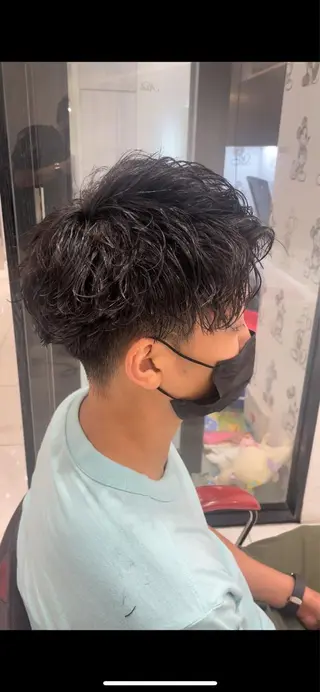 パーマ メンズ EARTH 山﨑龍馬のヘアスタイル