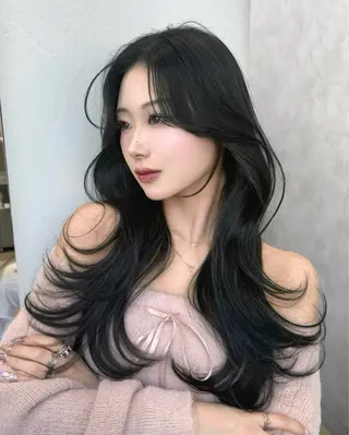 ロング 𝘚𝘦𝘫𝘶𝘯 レイヤー/水光カラーのヘアスタイル