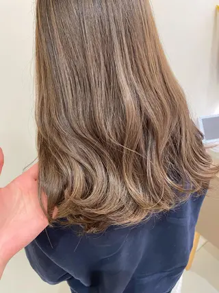 セミロング カラー 細めハイライト🩶 ボブ/レイヤーカットのヘアスタイル