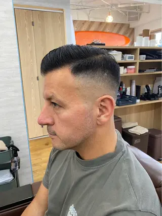 ショート メンズ ブラケン 恵太　アンソニーのヘアスタイル