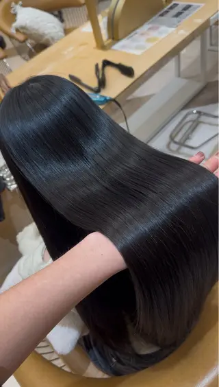 Lond Alexia所属・🇰🇷韓国風×髪質 改善YUKIのヘアスタイル