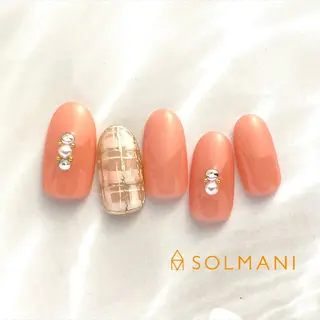 ネイル SOLMANI 予約担当のネイルデザイン