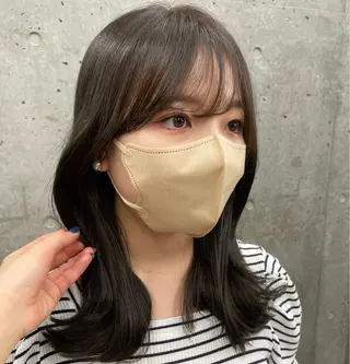 ミディアム カラー 盛れる顔周り /透明感/かりん🎀のヘアスタイル