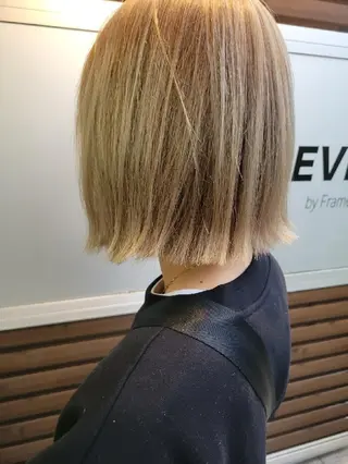 ミディアム カラー レイヤー/ショート /山田譲治✂️のヘアスタイル