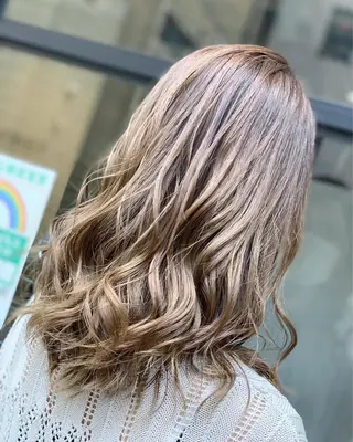 ミディアム カラー ヘアアレンジ 髪質改善×ハイトーン 中田啄也のヘアスタイル