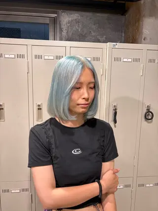 ショート カラー ハイトーンブロンド 横浜💞ミオのヘアスタイル