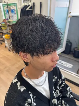ショート パーマ メンズ ハイトーンカラー メンズパーマだいきのヘアスタイル