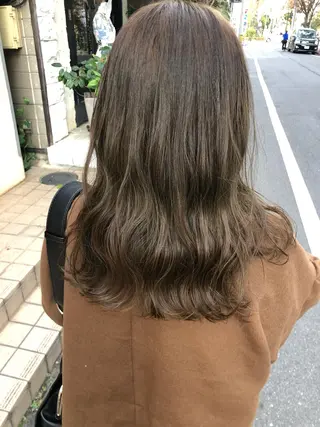 セミロング 國次 夕貴のヘアスタイル
