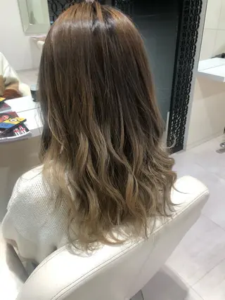 セミロング カラー ヤマモト マイのヘアスタイル