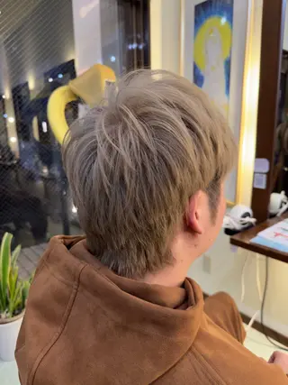 ショート カラー hair&makeRIHGA所属・鈴木希優 /ハイトーンカラーのヘアスタイル